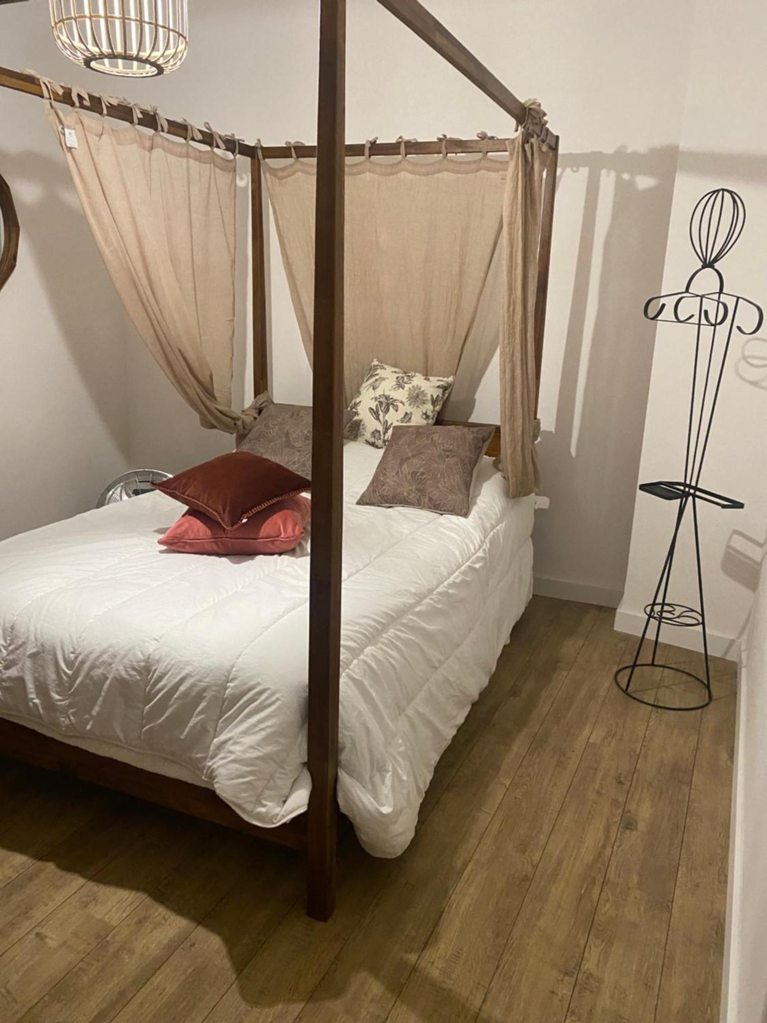 Bel Appartement En Plein Coeur De Carpentras Exteriör bild